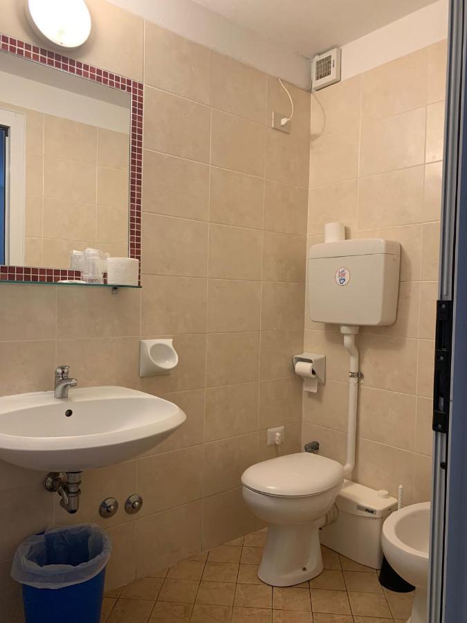 Hotel Villa Isola Rimini Bagian luar foto