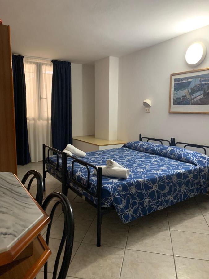Hotel Villa Isola Rimini Bagian luar foto