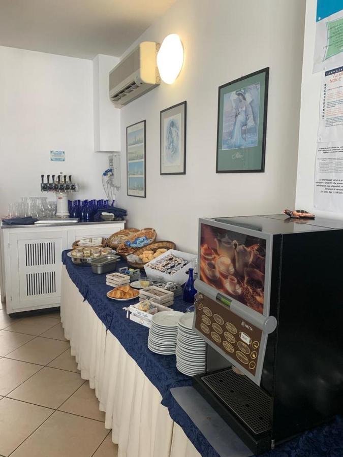 Hotel Villa Isola Rimini Bagian luar foto