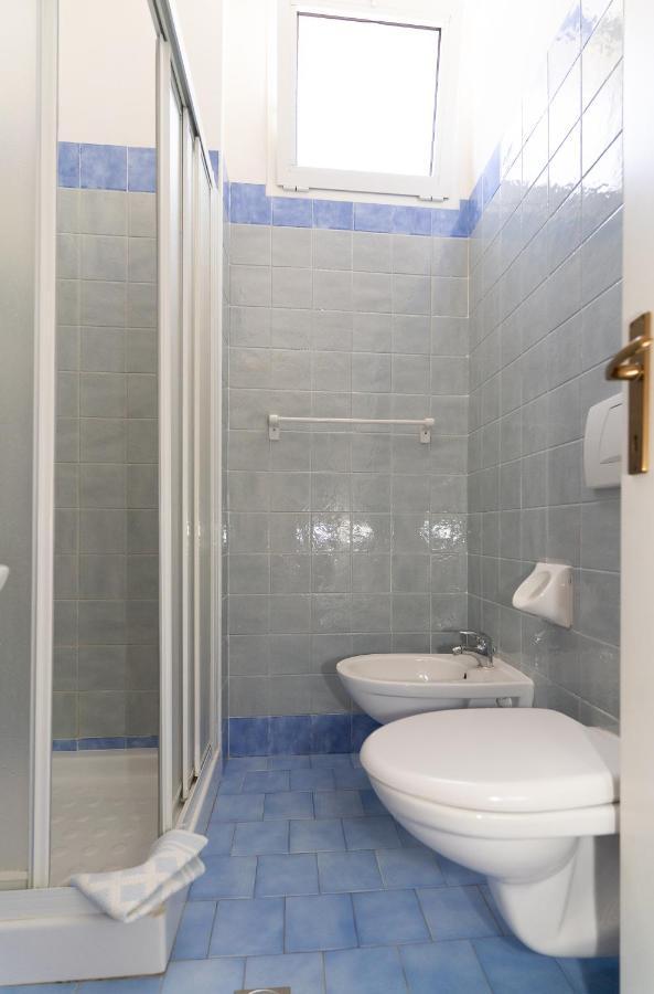 Hotel Villa Isola Rimini Bagian luar foto