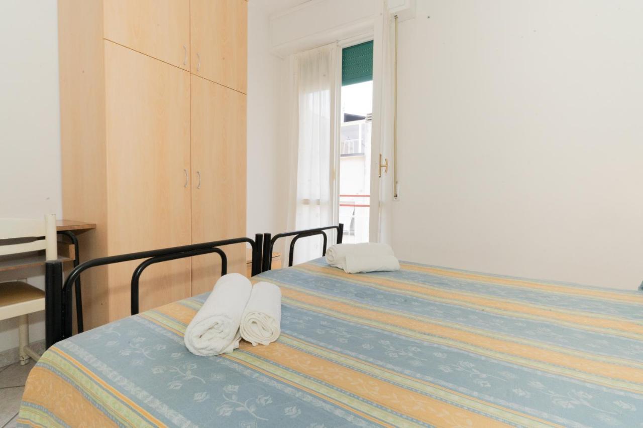 Hotel Villa Isola Rimini Bagian luar foto